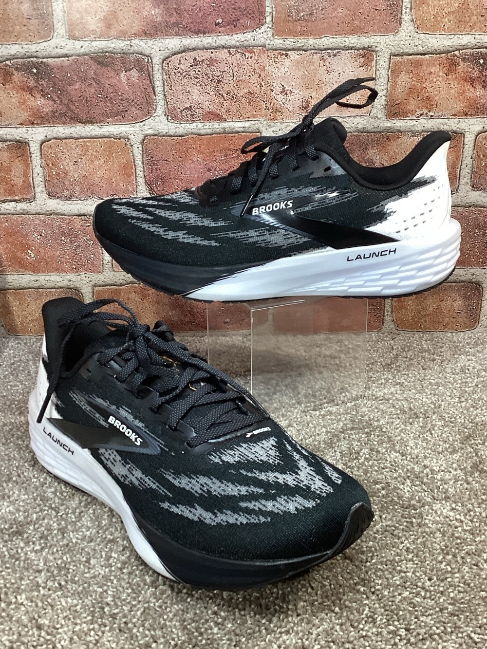 Brooks Launch 11 womens Running shoes sneakers size 10 wide